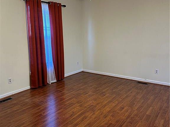 4th image of 1006 Tuscaloosa St