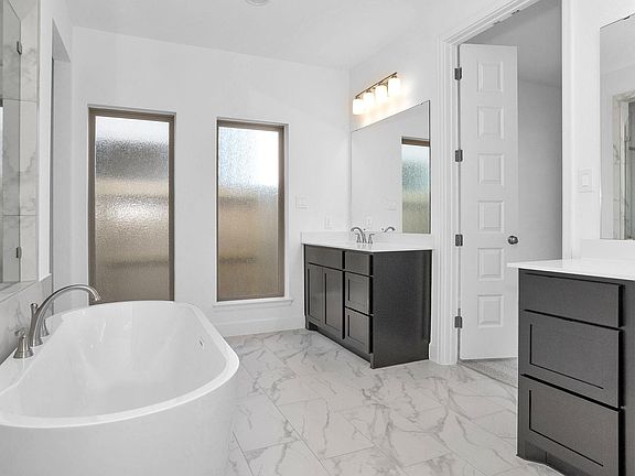 5th image of 4410 Noah Grove Ln