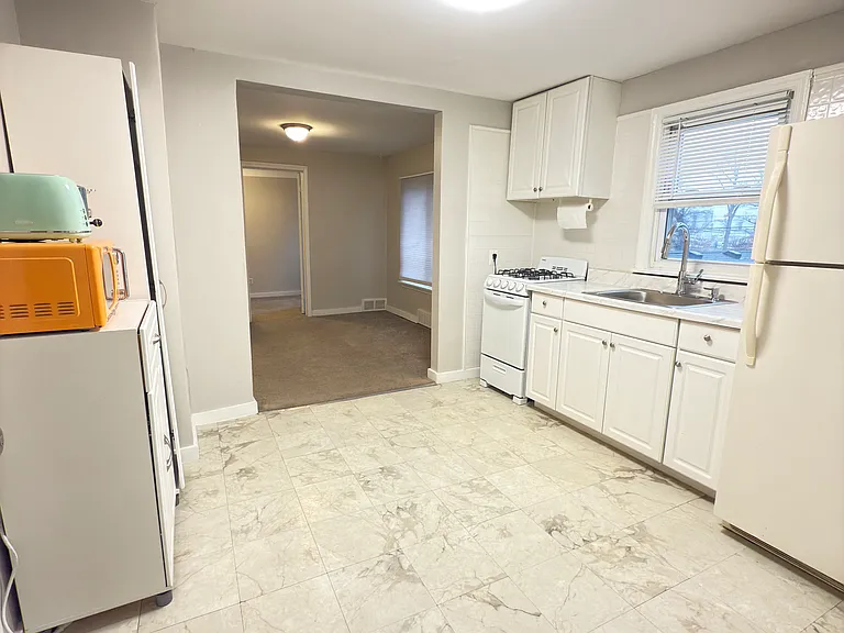 1529 Silman St #B — Photo 3