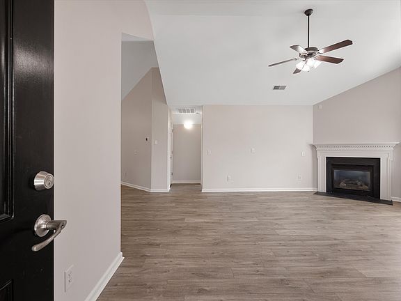 3rd image of 825 Browns Ln #2102
