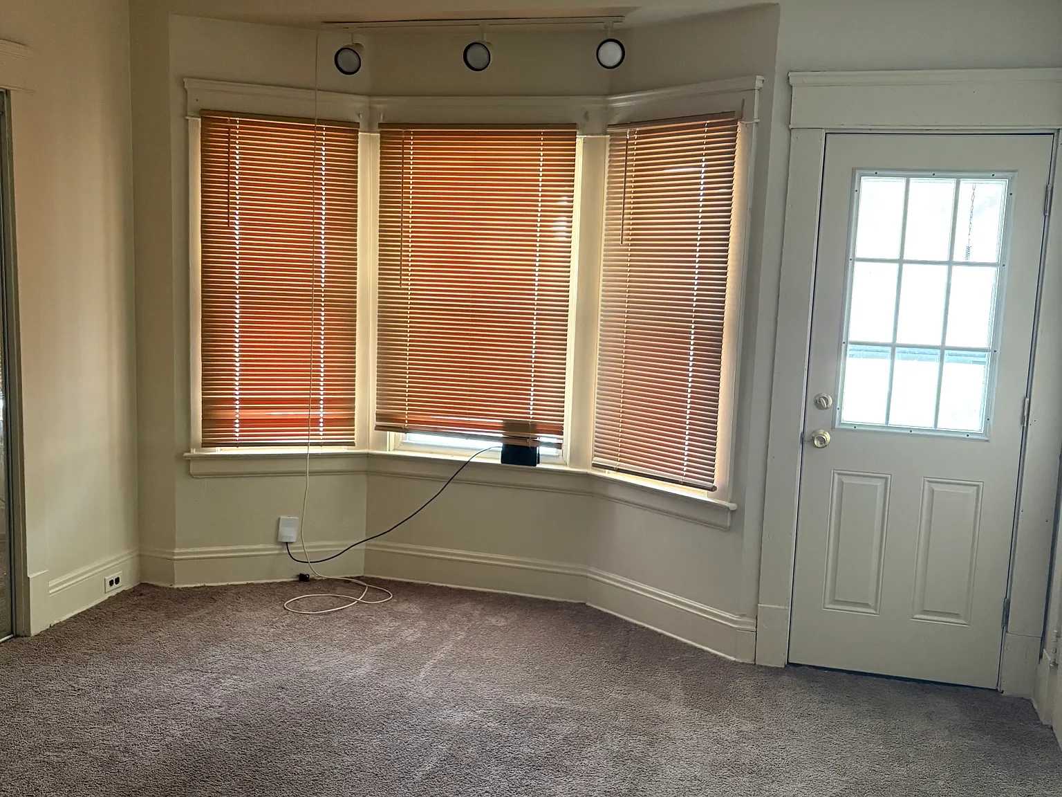 16402 Arcade Ave — Photo 3