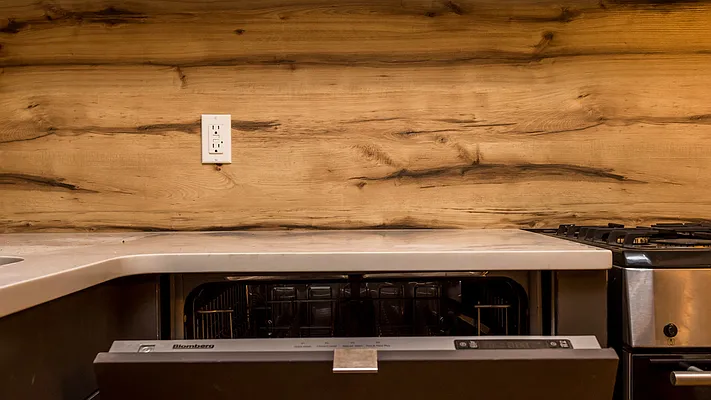 Rented by Nooklyn NYC LLC | media 31