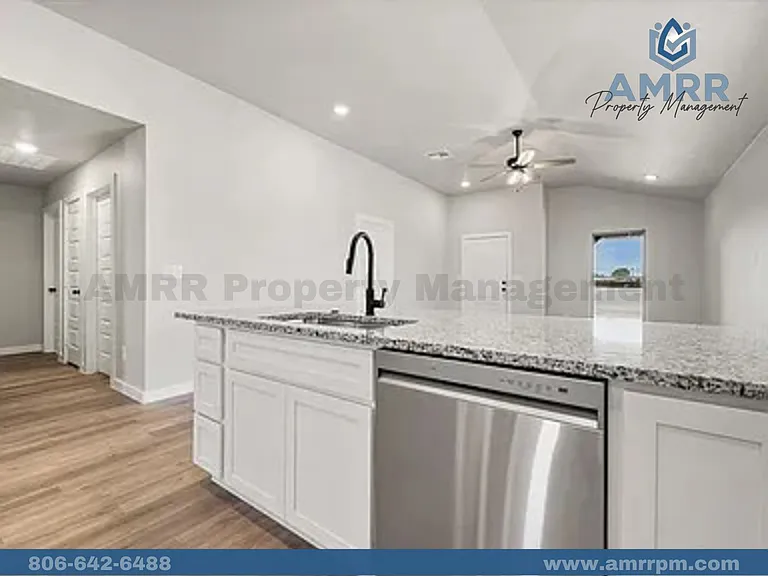 2304 Abbeville Ave — Photo 10