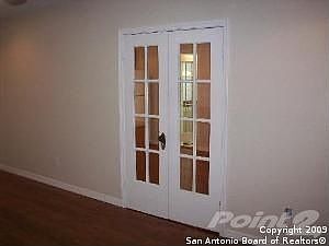 5th image of 303 Linden Ave