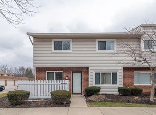 4314 Hyde Park UNIT 7, North Olmsted, OH 44070