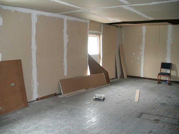 5th image of 1101 N Warman Ave