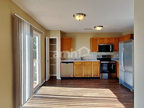 3rd image of 15055 Fawn Hollow Ln