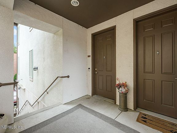 3rd image of 9823 TAPESTRY PARK Circle #120