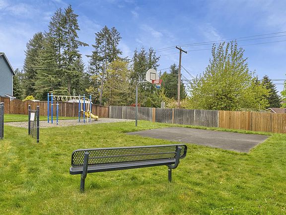 4th image of 9807 109th St SW