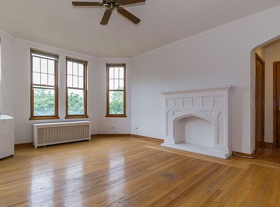 2nd image of 10909 S Longwood Dr APT 1
