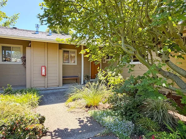 104 SE 73rd Ave, Portland, OR 97215