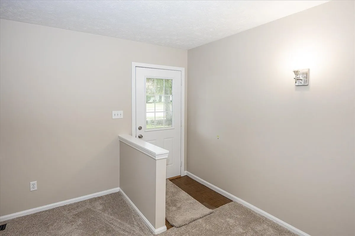 3 bed, 1432 sqft, $2,450 — Photo 2
