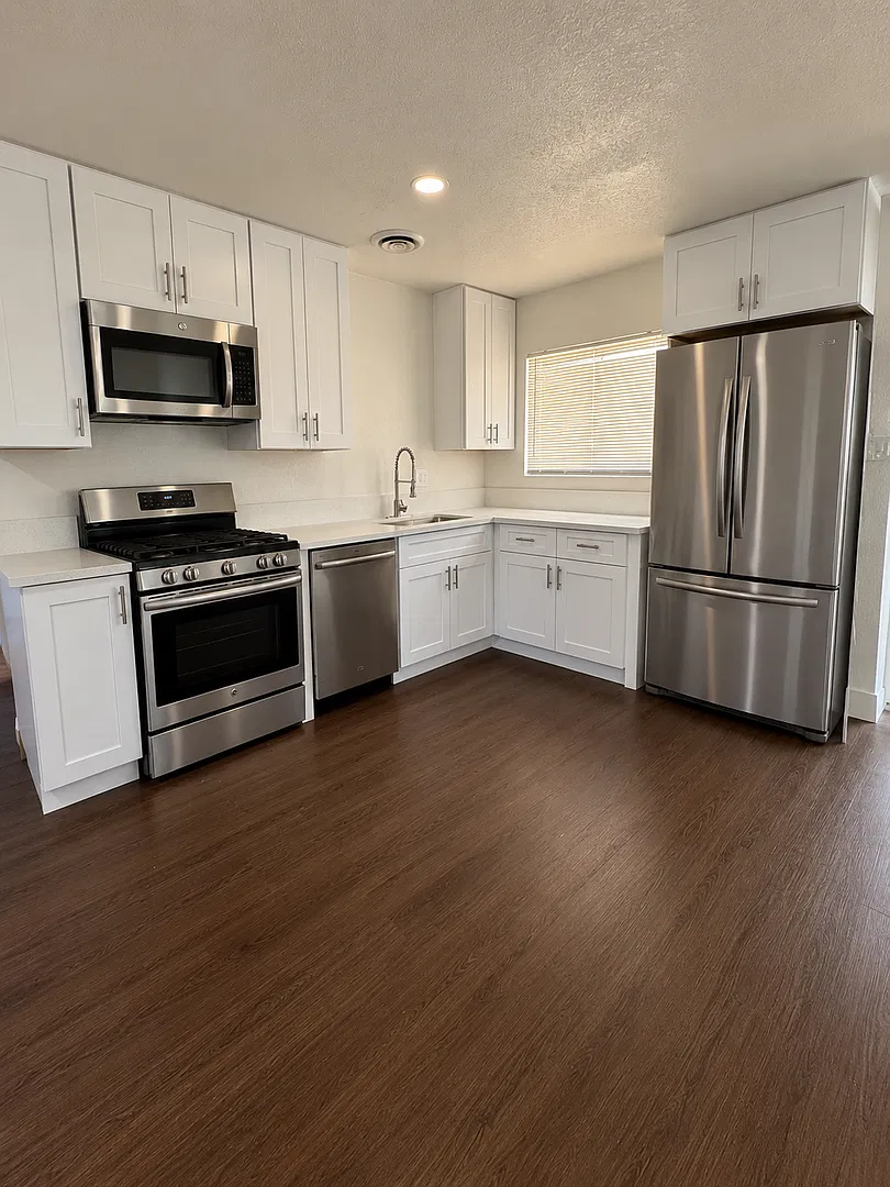 Beautiful 3bd & 2bath House Is Available For Rent — Photo 3