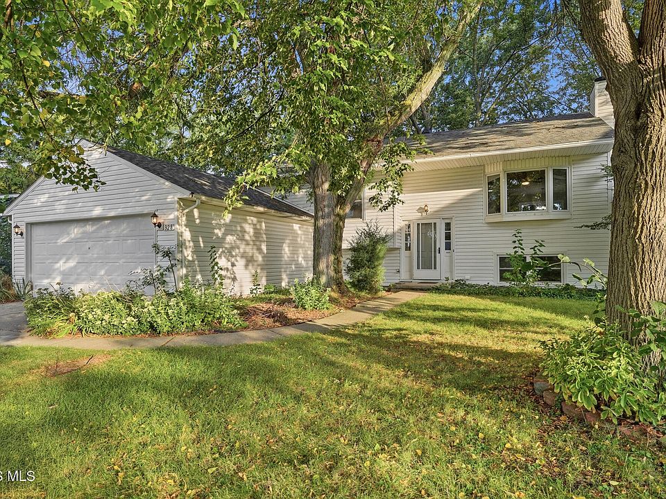 1st image of 328 Birchdale Rd