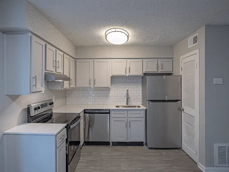 Willow Apartments — Photo 26