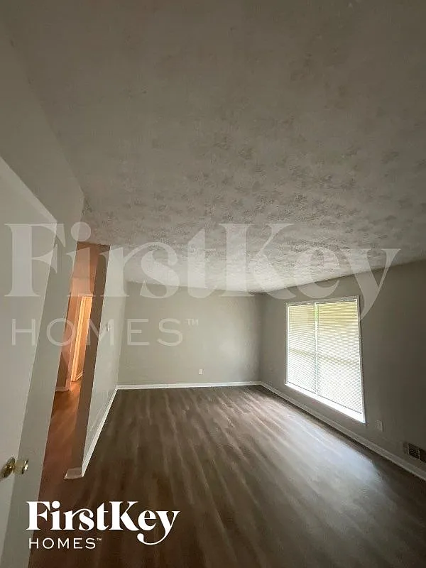Building Photo - 1334 Labelle St
