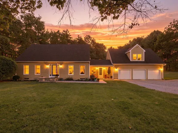6 Brittany Dr, Palmer, MA 01069