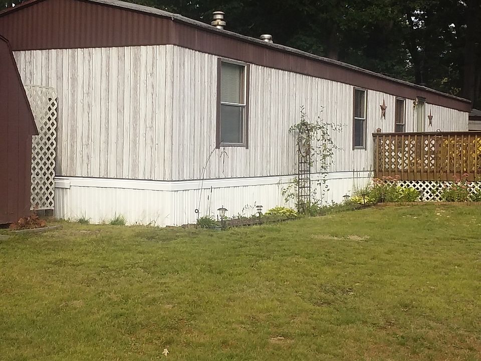 1st image of 121 Menock Manor Ln