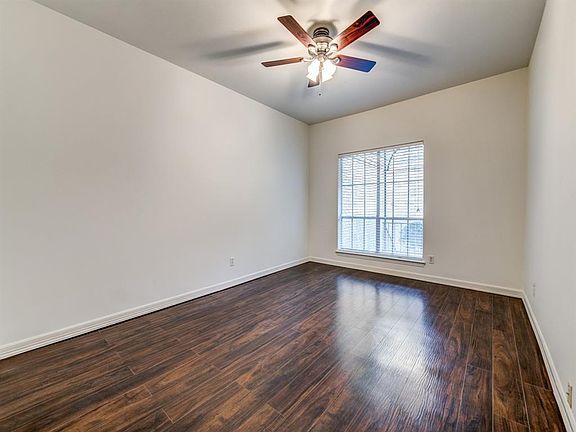 4th image of 4312 Bellaire Dr S APT 229