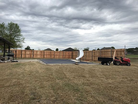 3rd image of 4007 Driftwood Cir