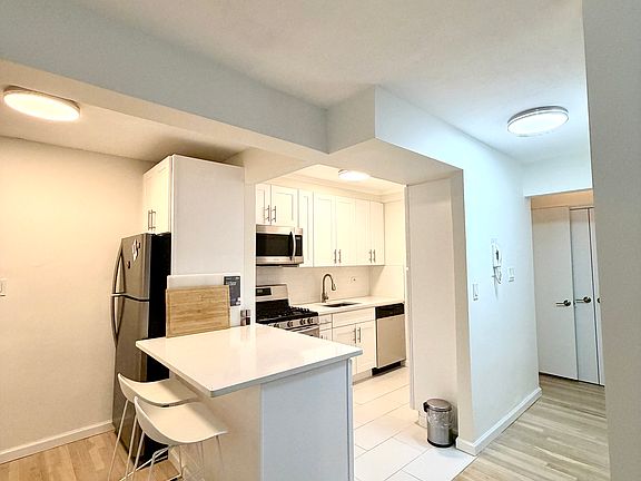 5th image of 35-20 Leverich St #746