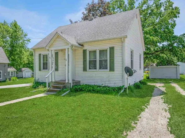 501 2nd Ave E, Coggon, IA 52218