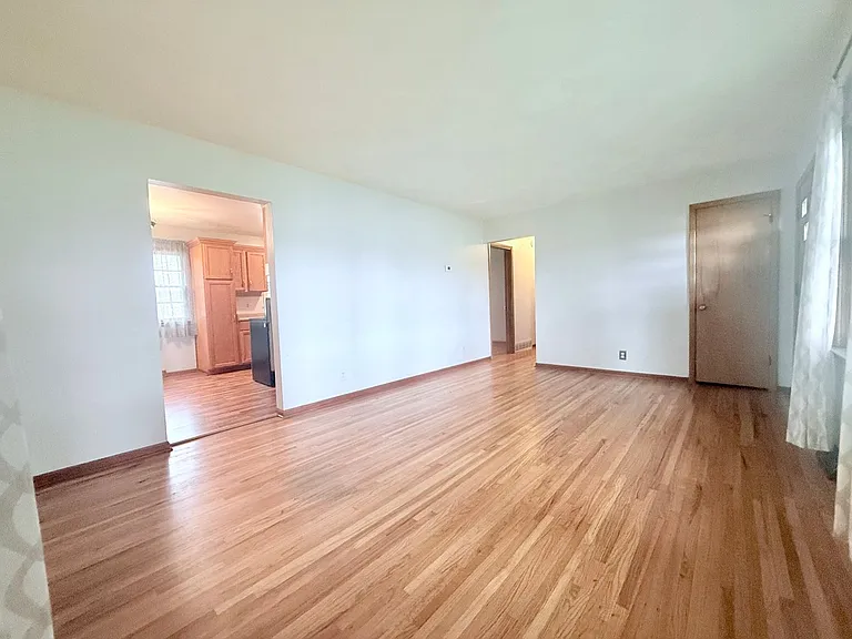 1205 Dorothy Dr — Photo 3