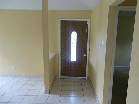 3rd image of 2932 Branch Hollow Dr