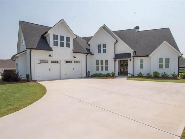 208 Township Dr, Senoia, GA 30276