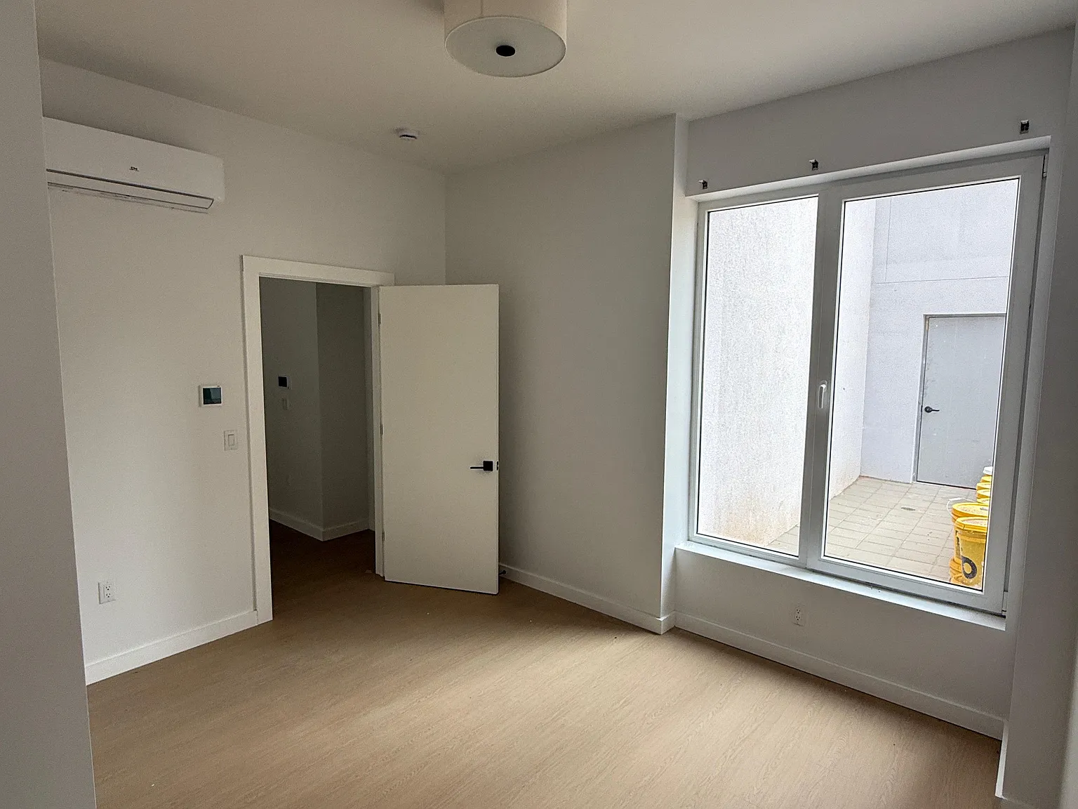 2 bed, 800 sqft, $3,150 — Photo 4