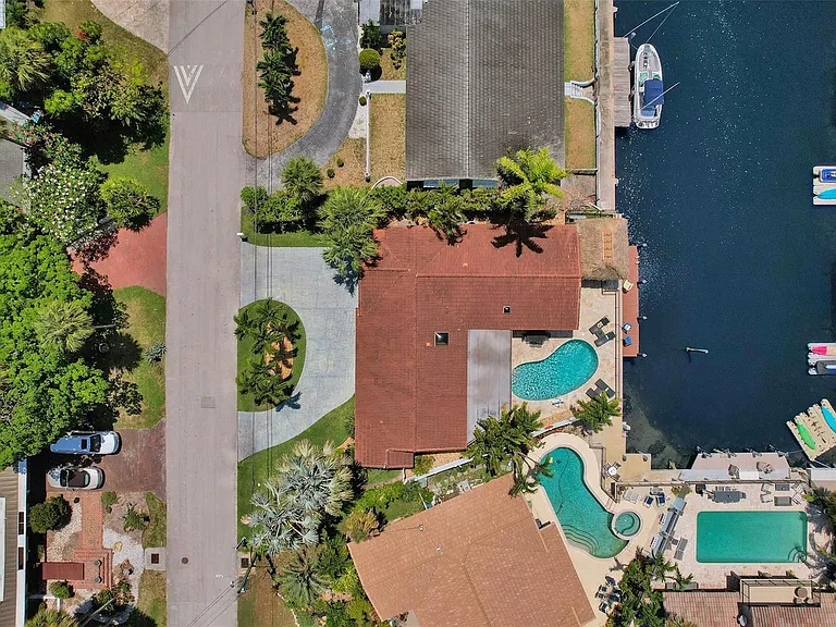 2051 Coral Reef Dr — Photo 52
