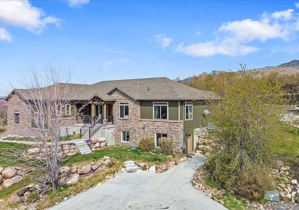 1st image of 342 Choke Cherry Cir