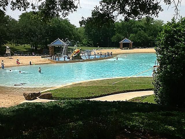 1st image of 2601 Monroe Dr