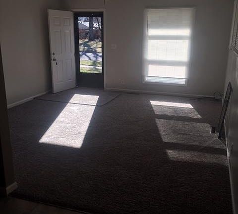 4th image of 4320 Greenwood St