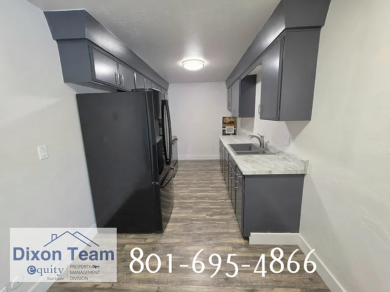 2327 Chateau Dr #1 — Photo 3