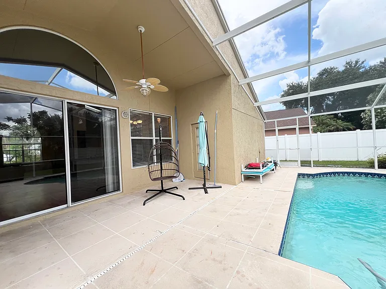 18110 Palm Breeze Dr — Photo 22