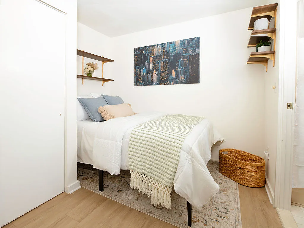 Studio, 443 sqft, $2,100 — Photo 3