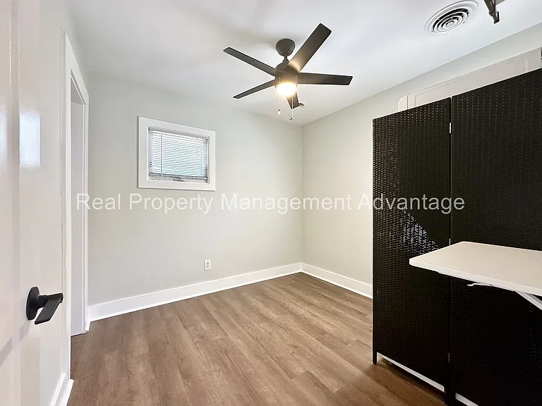 2128 Romeo St — Photo 12