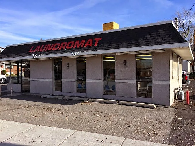 E Gundersen Ln — Photo 10