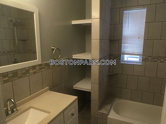 2nd image of 53 Mount Vernon St Unit 2