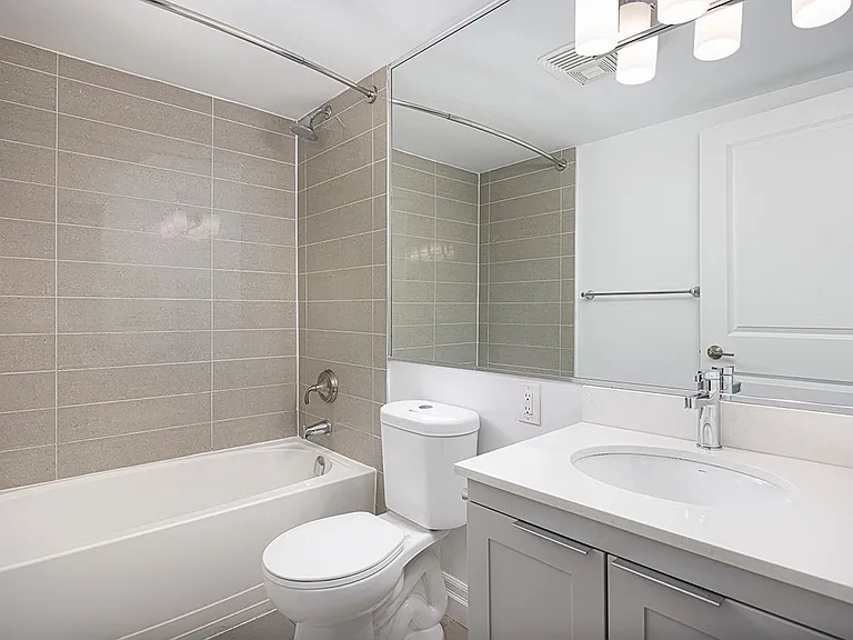 297 Queens Ave — Photo 5