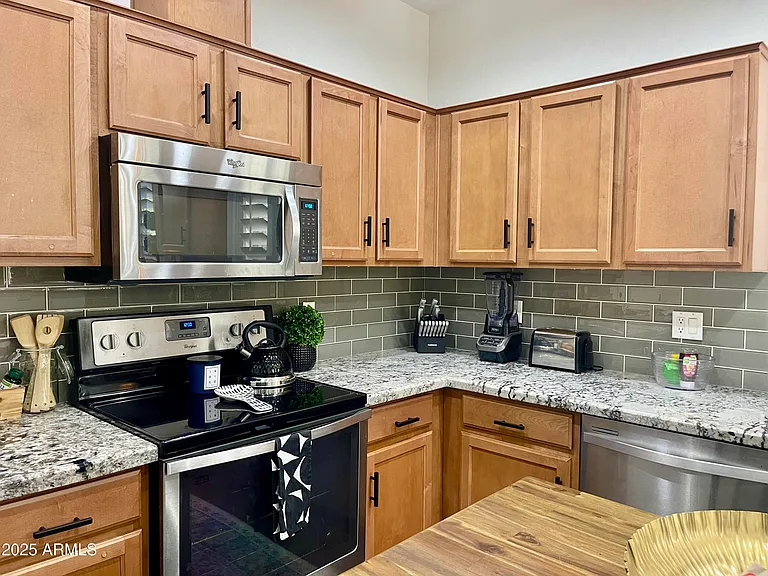 1225 N 36th St #1031 — Photo 9