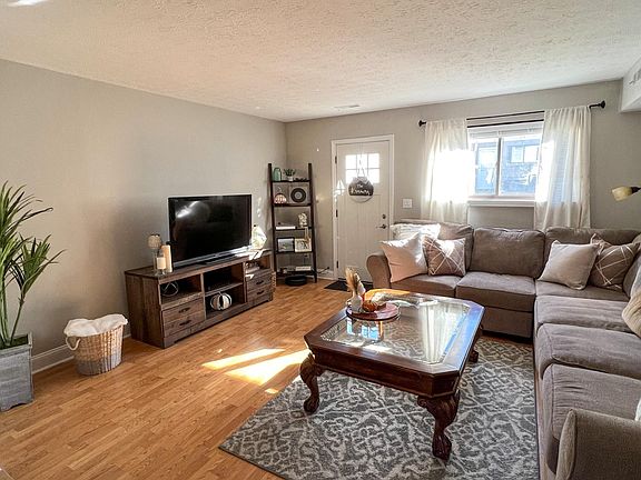 5th image of 1225 W 70th St #16