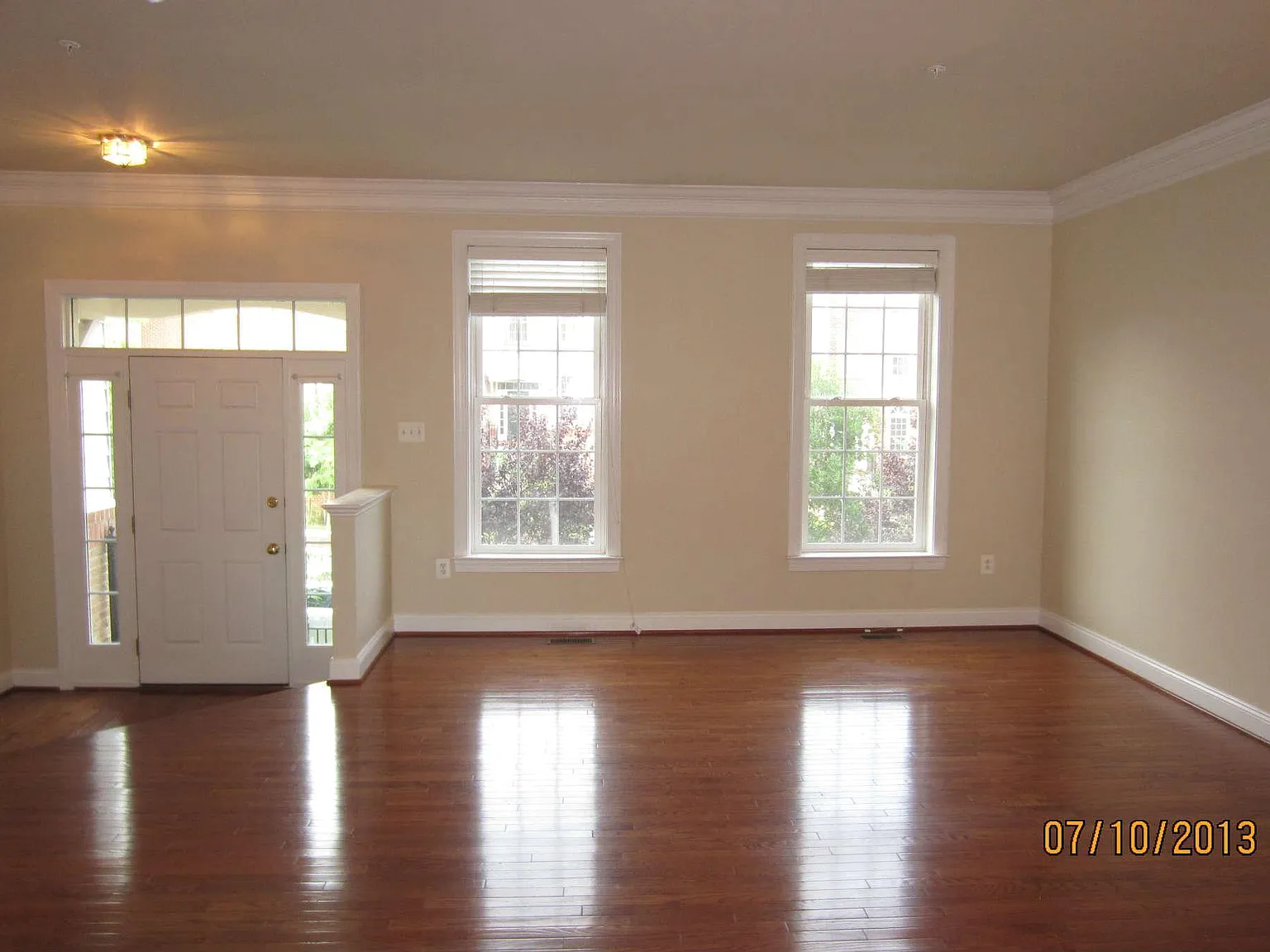 4 bed, 3.5 bath, 2398 sqft, $3,200 — Photo 3