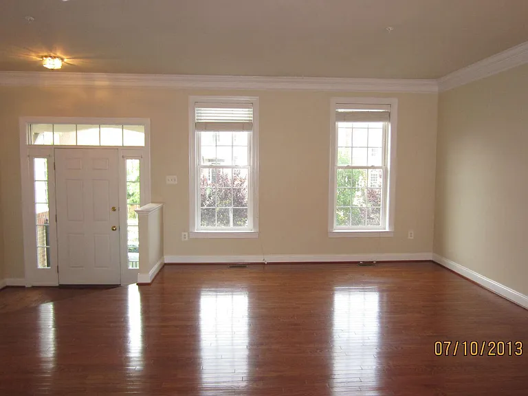 22106 Havenworth Ln — Photo 3