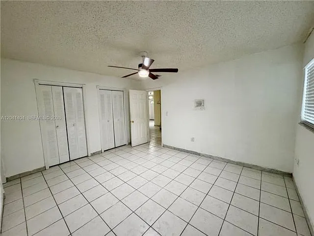 913 NW 22nd Pl — Photo 2