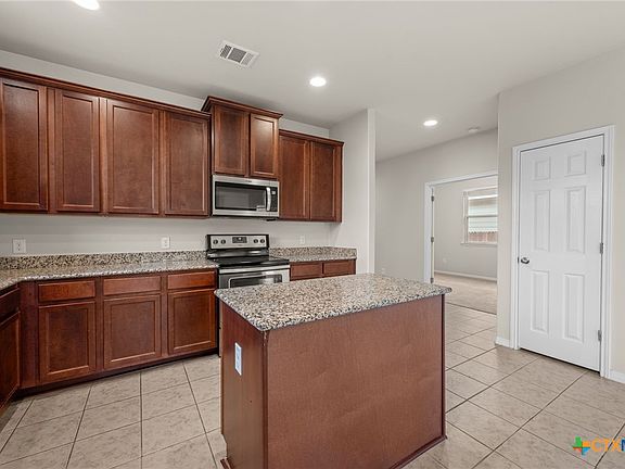 5th image of 217 Michaelis Dr
