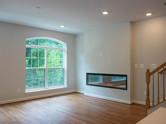 5th image of 4396 Fair Lakes Ct