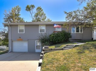 20555 Flavin St, Elkhorn, NE 68022