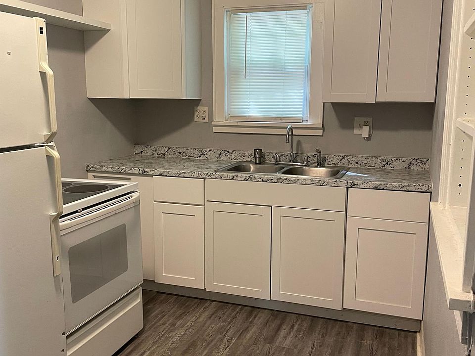 2nd image of 2828 SW 10th St